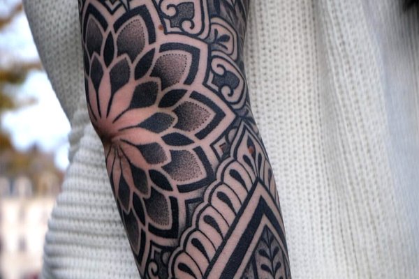 Cechy tattoos ornamental