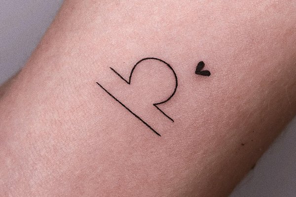 Tatuaż ze znakiem zodiaku Waga