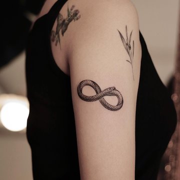 Uroboros Tatuaż