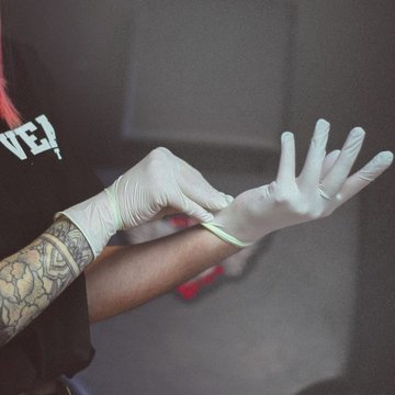 Sterylność i sterylizacja w branzy tatuażu