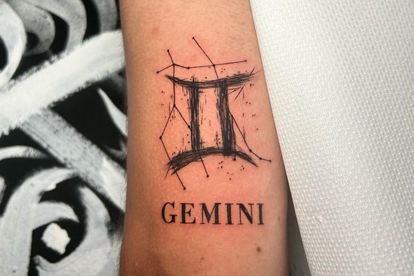 Tatuaż ze znakiem zodiaku Bliźnięta