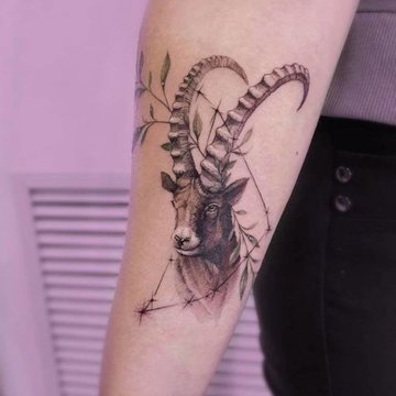 Tatuaż ze znakiem zodiaku Koziorożec