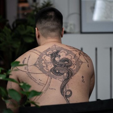 Męskie tatuaże na plecach