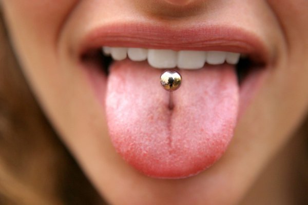 Piercing języka