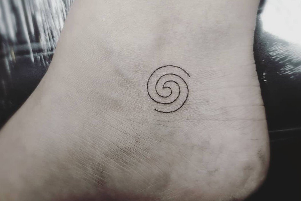 tatuaż spirala
