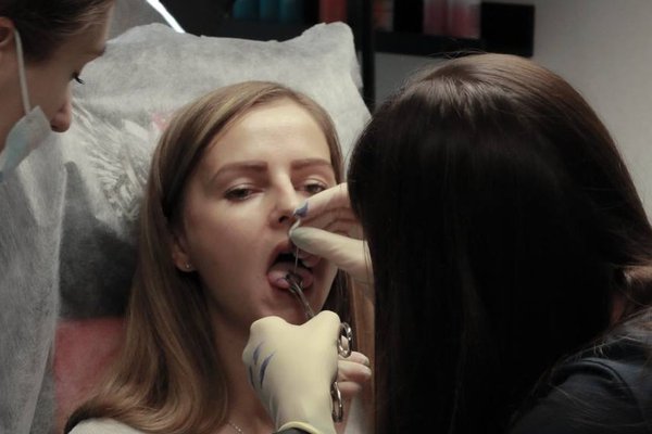Piercing Training in Poland