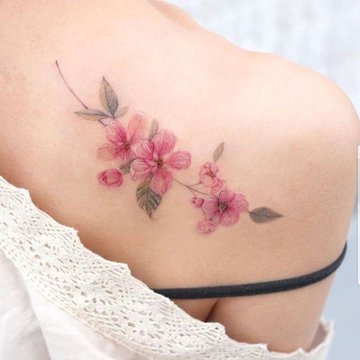Tatuaż kwiat wiśni (sakura)