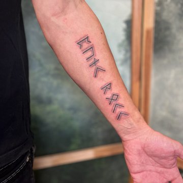 Tatuaż Runy Słowiańskie