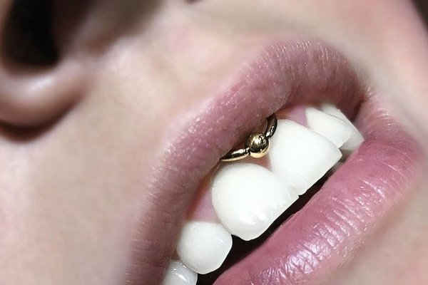 Piercing smiley