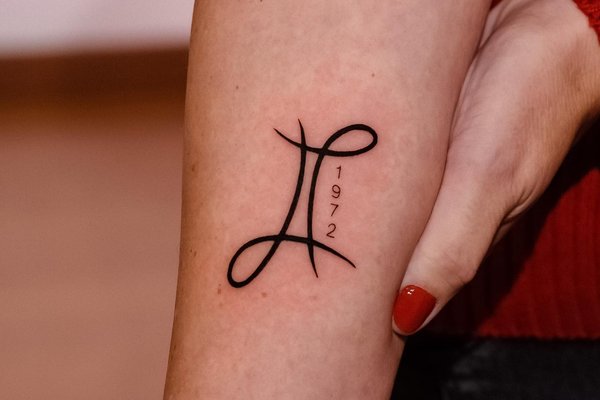 Tatuaż ze znakiem zodiaku Bliźnięta