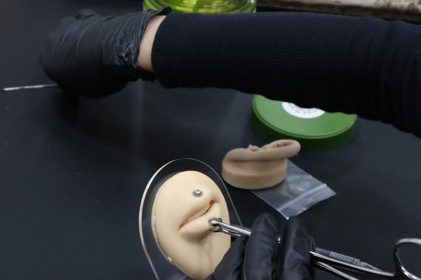 Piercing training in Jelenia Góra
