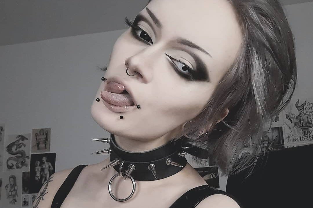 Snake bites piercing