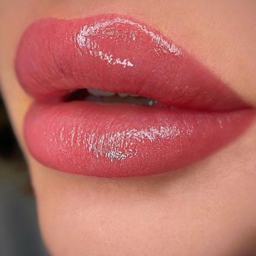 Makijaż permanentny ust w Częstochowie