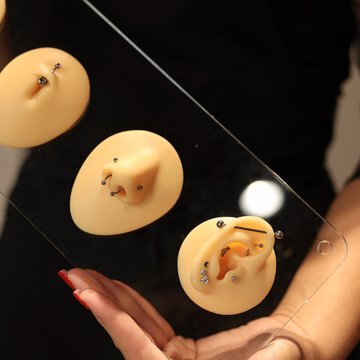 Modele uszu do piercingu w studiu VEAN TATTOO