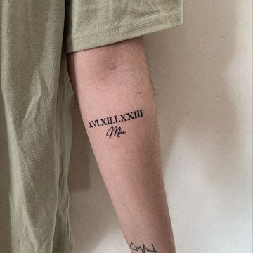 Tatuaż Data Urodzenia