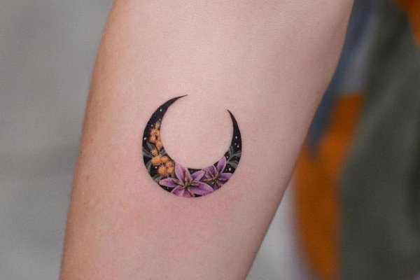 Tatuaż lunula