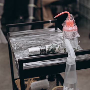 Sprzęt do tatuażu gotowy do bezpiecznej pracy