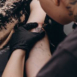 Jaki tatuaż pasuje właśnie do Ciebie: styl, ciało, styl życia