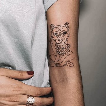 tatuaż lwica z lwiątkami znaczenie wzór