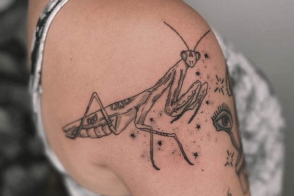 tatuaż Modliszka znaczenie wzór
