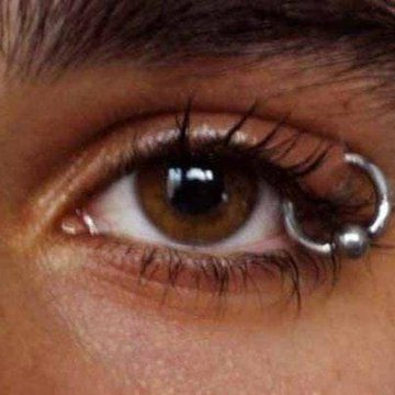 Piercing oczu
