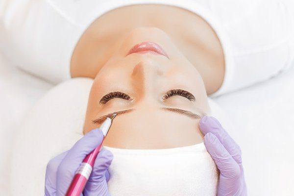 microblading brwi co to