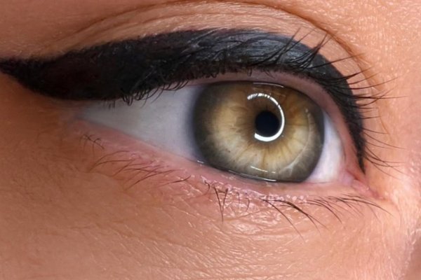 Makijaż permanentny oczu - precyzyjny eyeliner