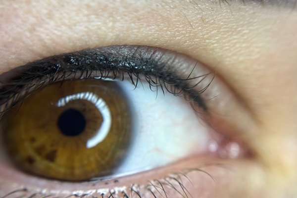 Makijaż permanentny oczu – zagęszczenie linii rzęs