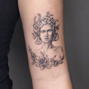 Tatuaż meduza gorgon