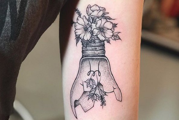 Tatuaż lampa