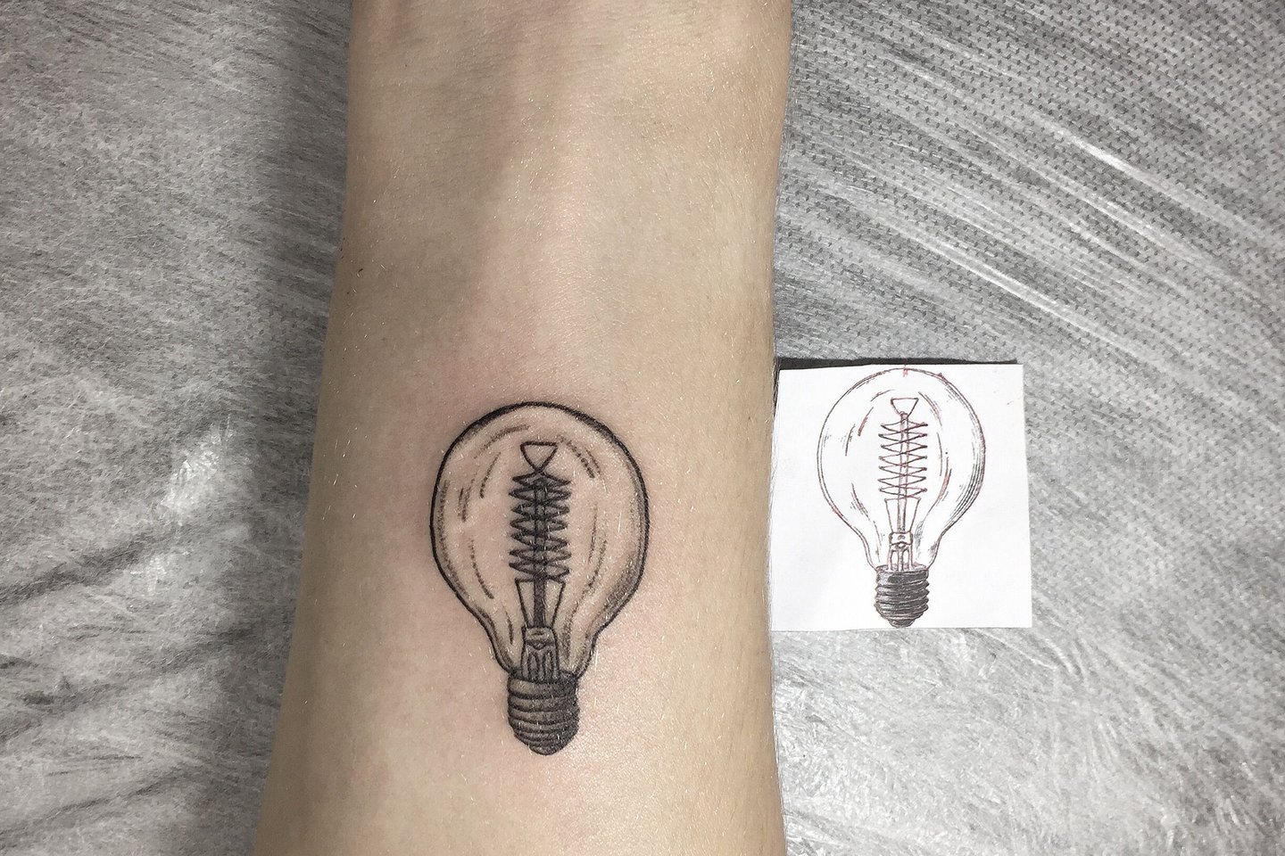 Tatuaż lampa
