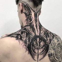 Tatuaże Męskie na Karku