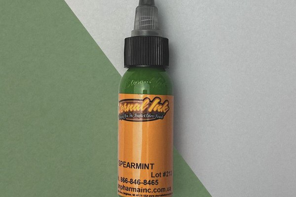 Mity o farbach dla tatużu: pigmenty organiczne i syntetyczne