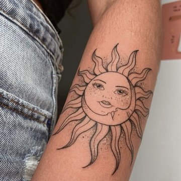 Tatuaże słońce i księżyc