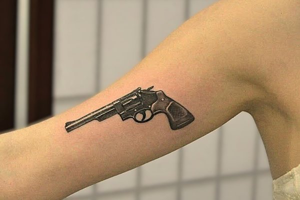 Damski pistolet w stylu glamour