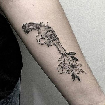 Pistolet z kwiatami