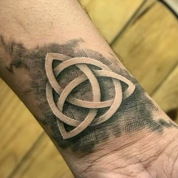 Geometria Węzła Celtyckiego w tatuażu