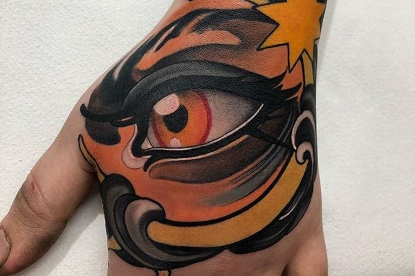 Tatuaż na dłoni oko w japońskim stylu