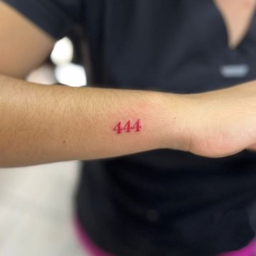 Tatuaż 444