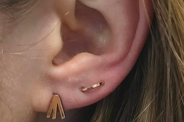 Biżuteria do Orbital Piercingu – złote kółko