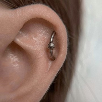 Orbital Piercing z tytanowym kolczykiem
