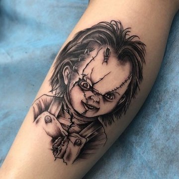 Tatuaż Chucky w stylu horroru
