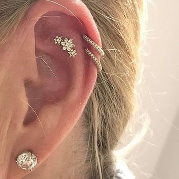 Flat Piercing z kolczykiem z kryształkiem