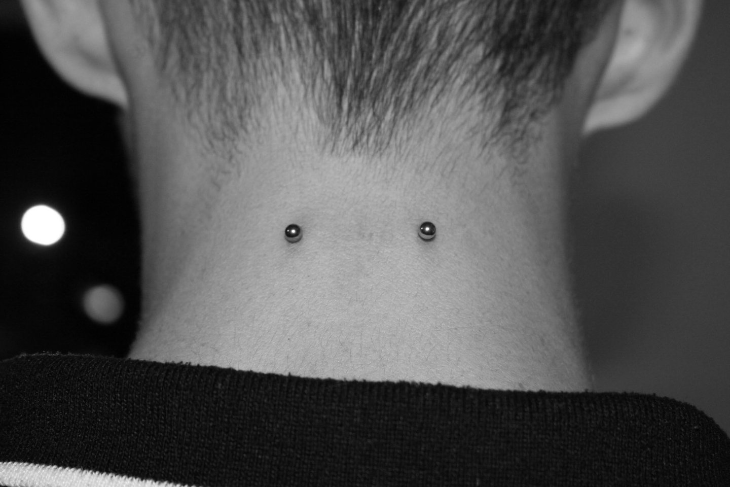 Piercing szyi