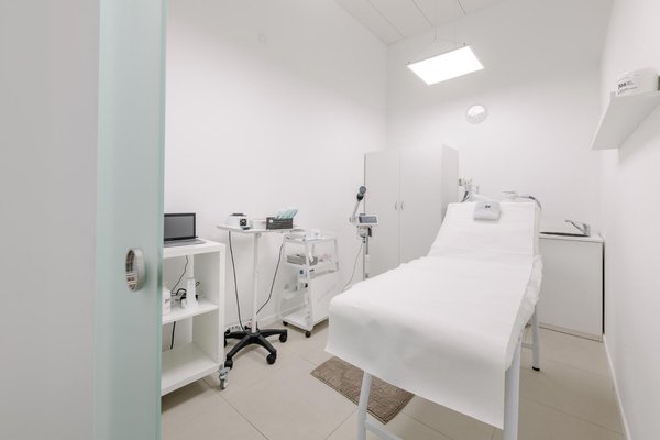 Higiena i Sterylność w studio makijażu permanentnego