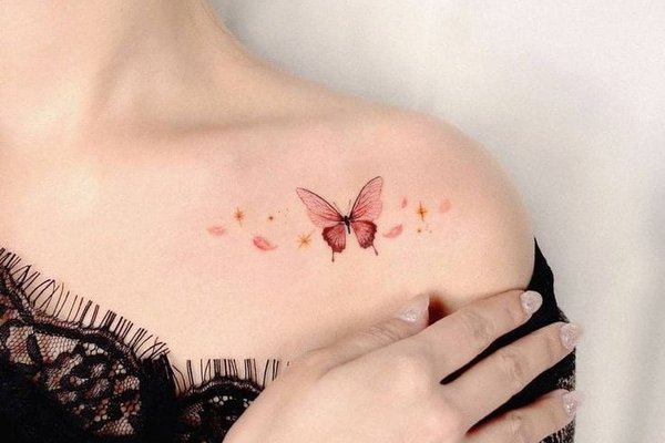 tatuaż motyla jako symbol wrażliwej osobowości
