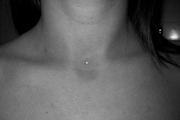 Piercing szyi
