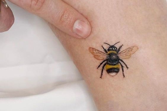 Tatuaż z pszczoła