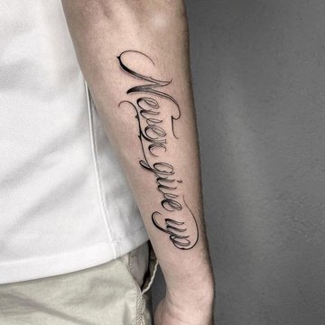 Kaligraficzny styl napisu Never Give Up