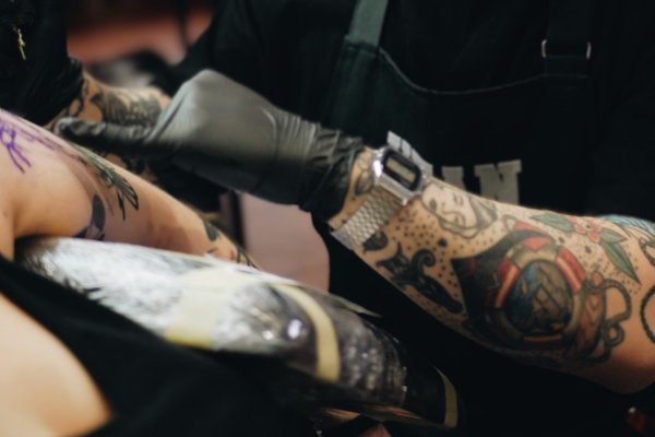 Pierwszy tatuaż męski na przedramieniu